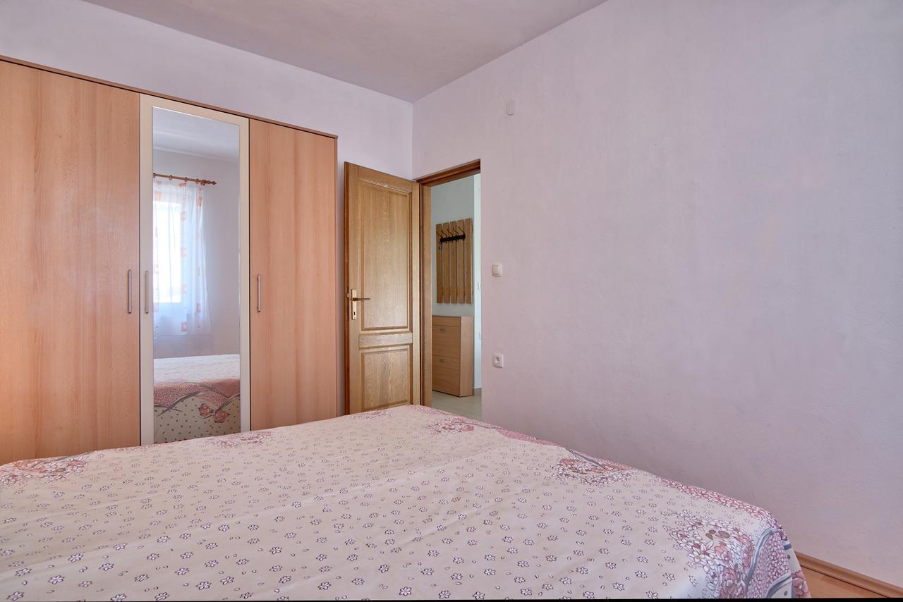 Apartment Maja Štinjan Exteriör bild